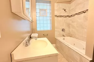 8017 S Phillips Ave, Chicago, IL 60617 - Photo 15