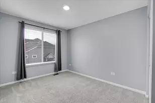 912 Bradford Dr, Naperville, IL 60563 - Photo 9