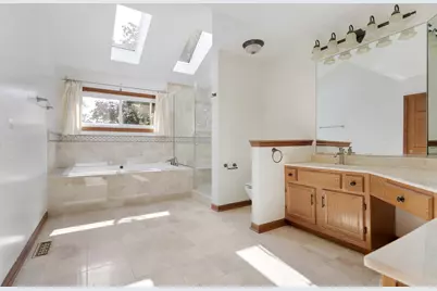 775 Harmon Boulevard, Hoffman Estates, IL 60169 - Photo 17