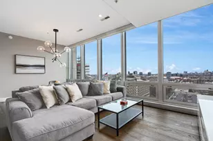 500 W Superior St, Chicago, IL 60654 - Photo 5