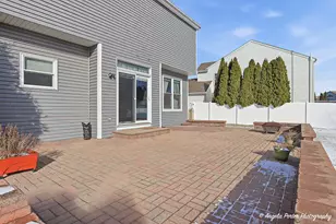 443 E Stockton Ct, Round Lake Beach, IL 60073 - Photo 7