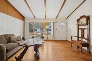 612 White Pine Rd, Buffalo Grove, IL 60089 - Photo 3