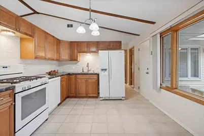 612 White Pine Road, Buffalo Grove, IL 60089 - Photo 7