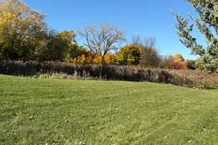 612 White Pine Rd, Buffalo Grove, IL 60089 - Photo 23