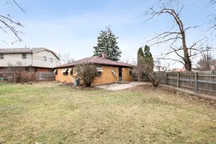 6801 W 109th St, Worth, IL 60482 - Photo 3