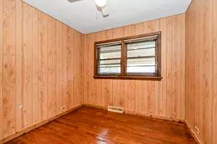 6801 W 109th St, Worth, IL 60482 - Photo 11