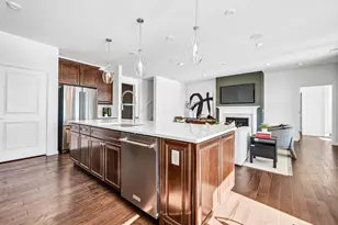 3252 Oak Creek Ln, Aurora, IL 60503 - Photo 3