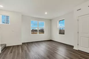 579 Yosemite Wy, Mundelein, IL 60060 - Photo 3