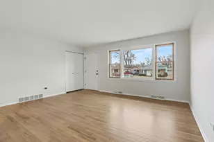 15108 Hamlin Ave, Midlothian, IL 60445 - Photo 5