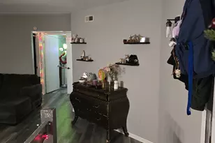 464 S President St, Carol Stream, IL 60188 - Photo 5