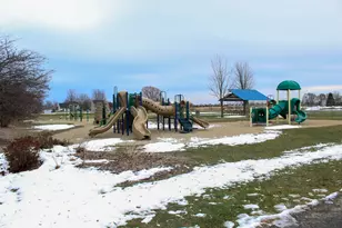 424 N Aspen Dr, Cortland, IL 60112 - Photo 35