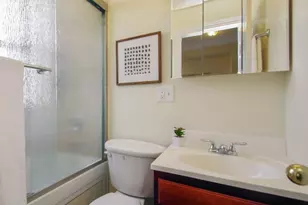 2306 W Jarvis Ave, Chicago, IL 60645 - Photo 9