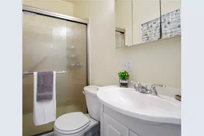 2306 W Jarvis Avenue #3, Chicago, IL 60645 - Photo 7