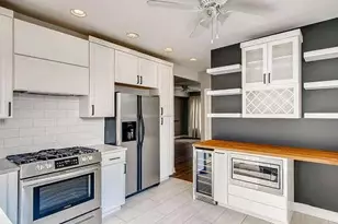 2306 W Jarvis Ave, Chicago, IL 60645 - Photo 17