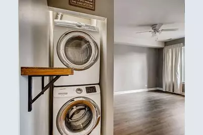 2306 W Jarvis Avenue #3, Chicago, IL 60645 - Photo 11