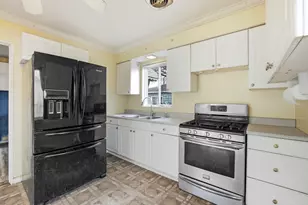 706 W James Ave, Villa Park, IL 60181 - Photo 5