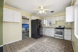 706 W James Ave, Villa Park, IL 60181 - Photo 7