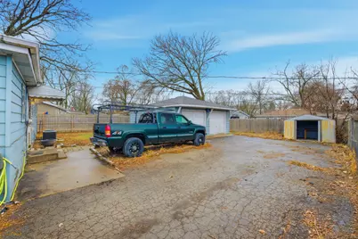 706 W James Avenue, Villa Park, IL 60181 - Photo 15