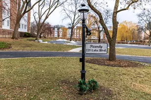 225 Lake Blvd, Buffalo Grove, IL 60089 - Photo 3