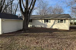 281 E Sprague St, Bement, IL 61813 - Photo 23