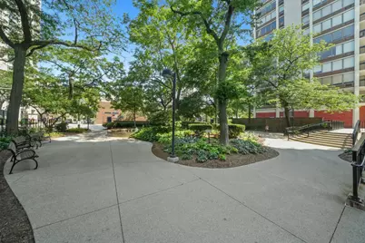 1460 N Sandburg Terrace #705, Chicago, IL 60610 - Photo 17