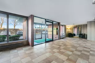 1S045 Spring Rd, Oakbrook Terrace, IL 60181 - Photo 17