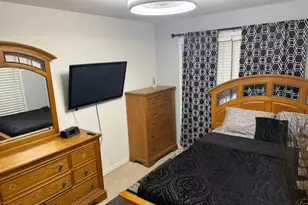8813 S Euclid Ave, Chicago, IL 60617 - Photo 9
