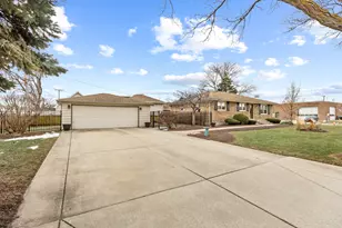 132 E Gladys Ave, Elmhurst, IL 60126 - Photo 25