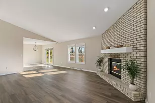 5135 Walnut Grove Dr, Poplar Grove, IL 61065 - Photo 5