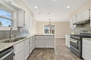 5135 Walnut Grove Dr, Poplar Grove, IL 61065 - Photo 9