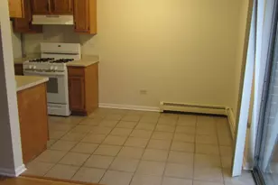 135 Pickwick Dr, Schaumburg, IL 60193 - Photo 7