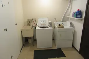 135 Pickwick Dr, Schaumburg, IL 60193 - Photo 17