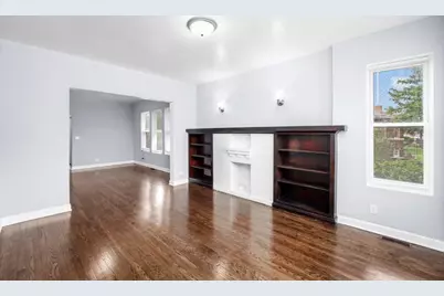 8521 S Loomis Boulevard, Chicago, IL 60620 - Photo 3