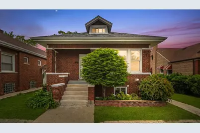 8521 S Loomis Boulevard, Chicago, IL 60620 - Photo 1