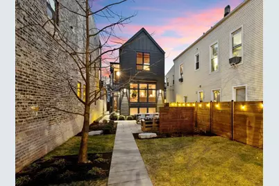 2109 W Montrose Avenue, Chicago, IL 60618 - Photo 37