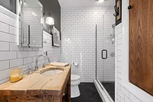 2109 W Montrose Ave, Chicago, IL 60618 - Photo 33