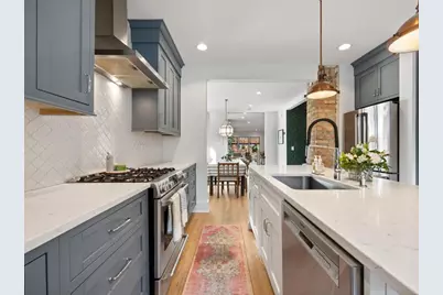 2109 W Montrose Avenue, Chicago, IL 60618 - Photo 13