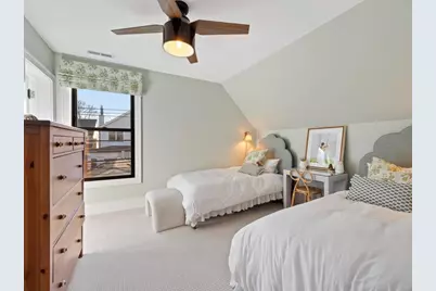 2109 W Montrose Avenue, Chicago, IL 60618 - Photo 27