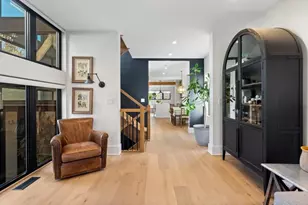 2109 W Montrose Ave, Chicago, IL 60618 - Photo 3