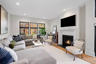 2109 W Montrose Ave, Chicago, IL 60618 - Photo 5