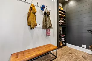 2109 W Montrose Ave, Chicago, IL 60618 - Photo 19