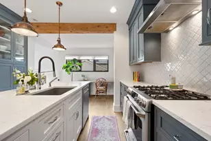 2109 W Montrose Ave, Chicago, IL 60618 - Photo 9