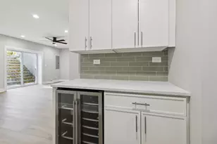 302 Hughes Ave, Lockport, IL 60441 - Photo 13