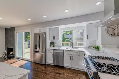 380 Ventura Club Drive, Roselle, IL 60172 - Photo 7