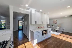 380 Ventura Club Dr, Roselle, IL 60172 - Photo 11