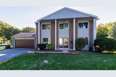 380 Ventura Club Drive, Roselle, IL 60172 - Photo 1
