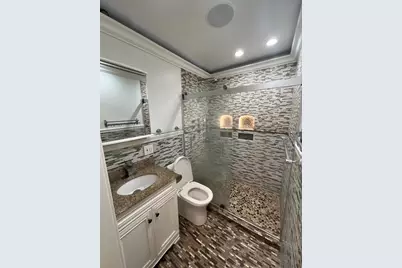 8232 Niles Center Road #404, Skokie, IL 60077 - Photo 3