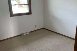 803 E Washington St, Leroy, IL 61752 - Photo 37