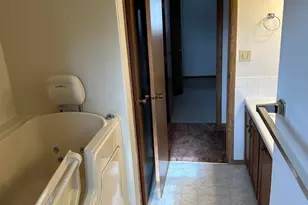 803 E Washington St, Leroy, IL 61752 - Photo 27