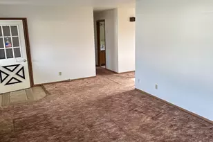 803 E Washington St, Leroy, IL 61752 - Photo 7